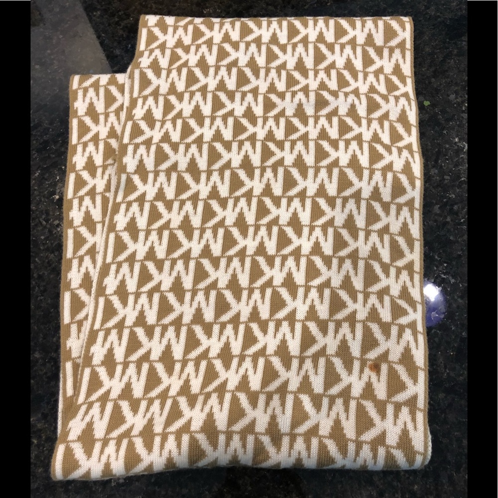 Michael Kors Infinity Scarf